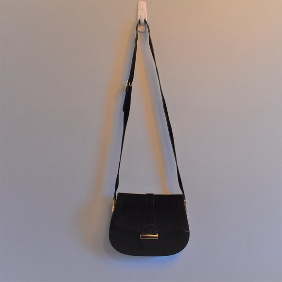Elegant Black Crossbody Bag - Picture 2 of 7
